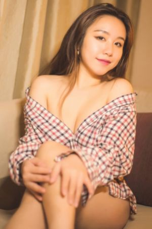 她房间里的云_4K电影在线看